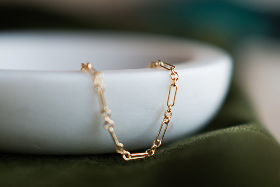 Le Grand Bracelet